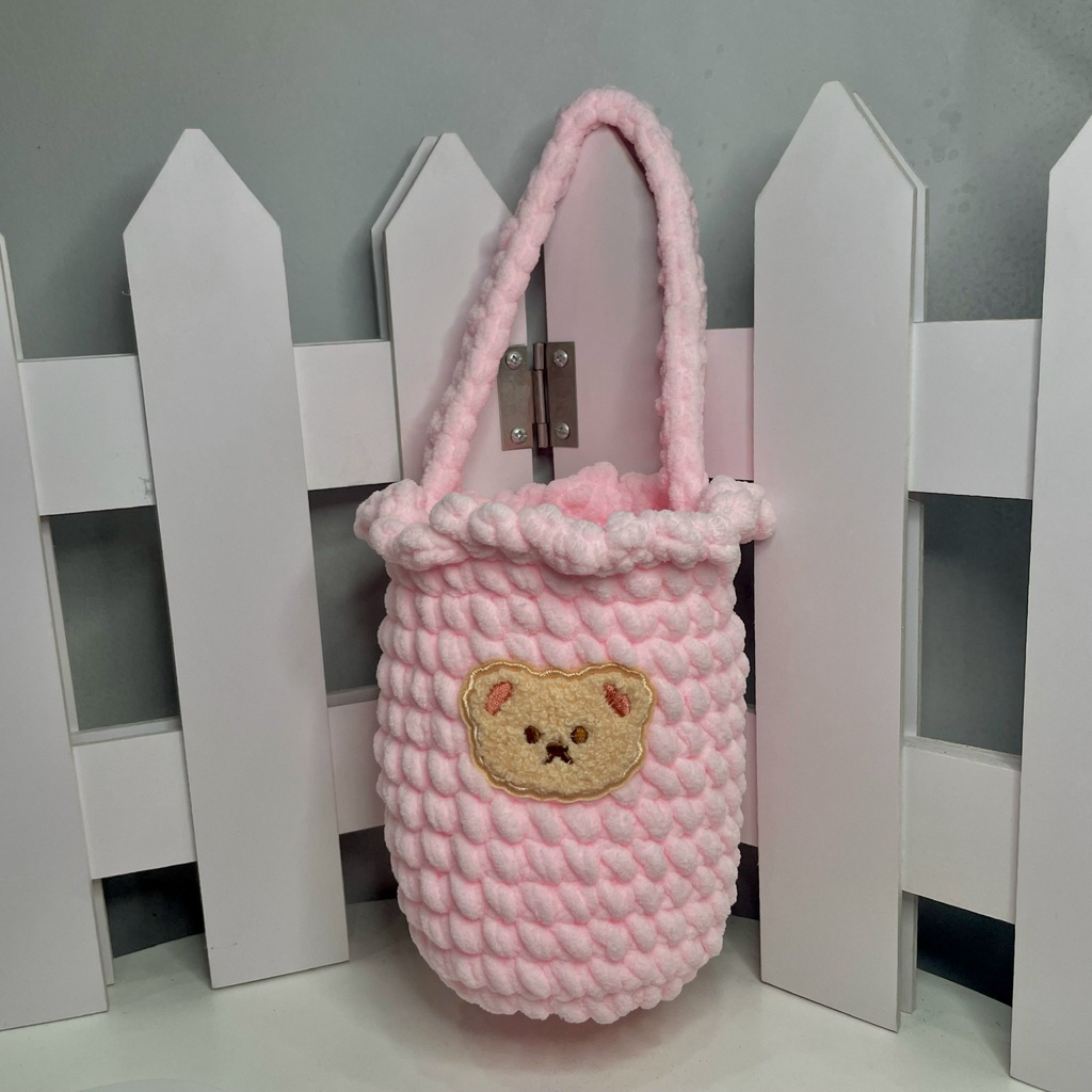 Túi đựng bình nước túi quai xách gấu cute bằng len handmade
