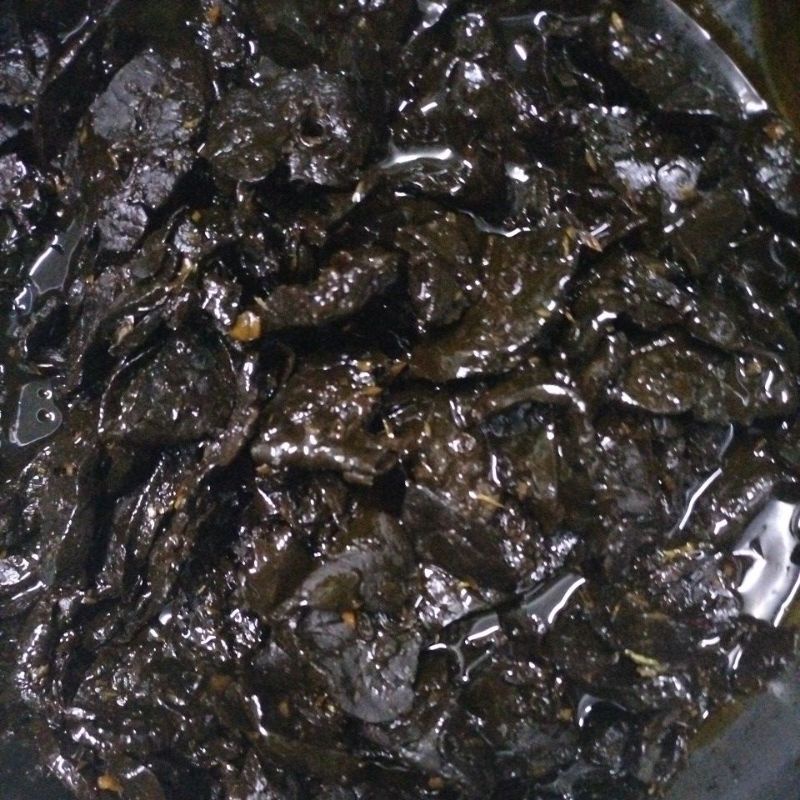 HỘP 500G KHÔ BÒ ĐEN CÓ KÈM NƯỚC XỐT BÒ NHÀ LÀM.