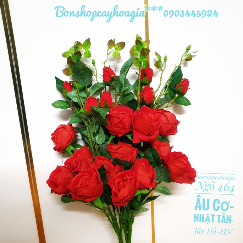 Cành hoa hồng nhung 3 bông,2 nụ nhiều lộc,cao 1m15.