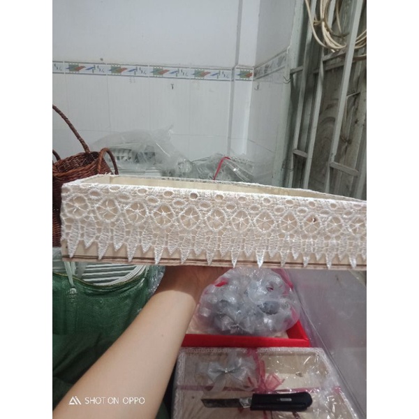 Khay gỗ bọc ren 25cmx35cm