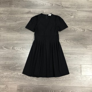 Đầm H@BBS chít eo dập ly khoét ngực