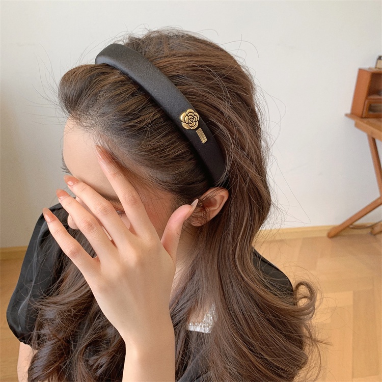 Cài tóc AY đơn giản thời trang dành cho nữ