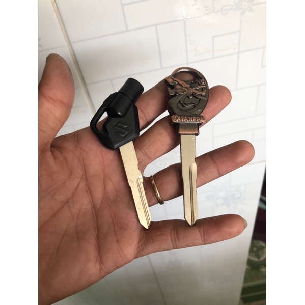Phôi chìa khoá suzuki Raider , Satria độ cán chìa đầu RỒNG kèm chui nhựa mở khoá từ ( 1 chìa )