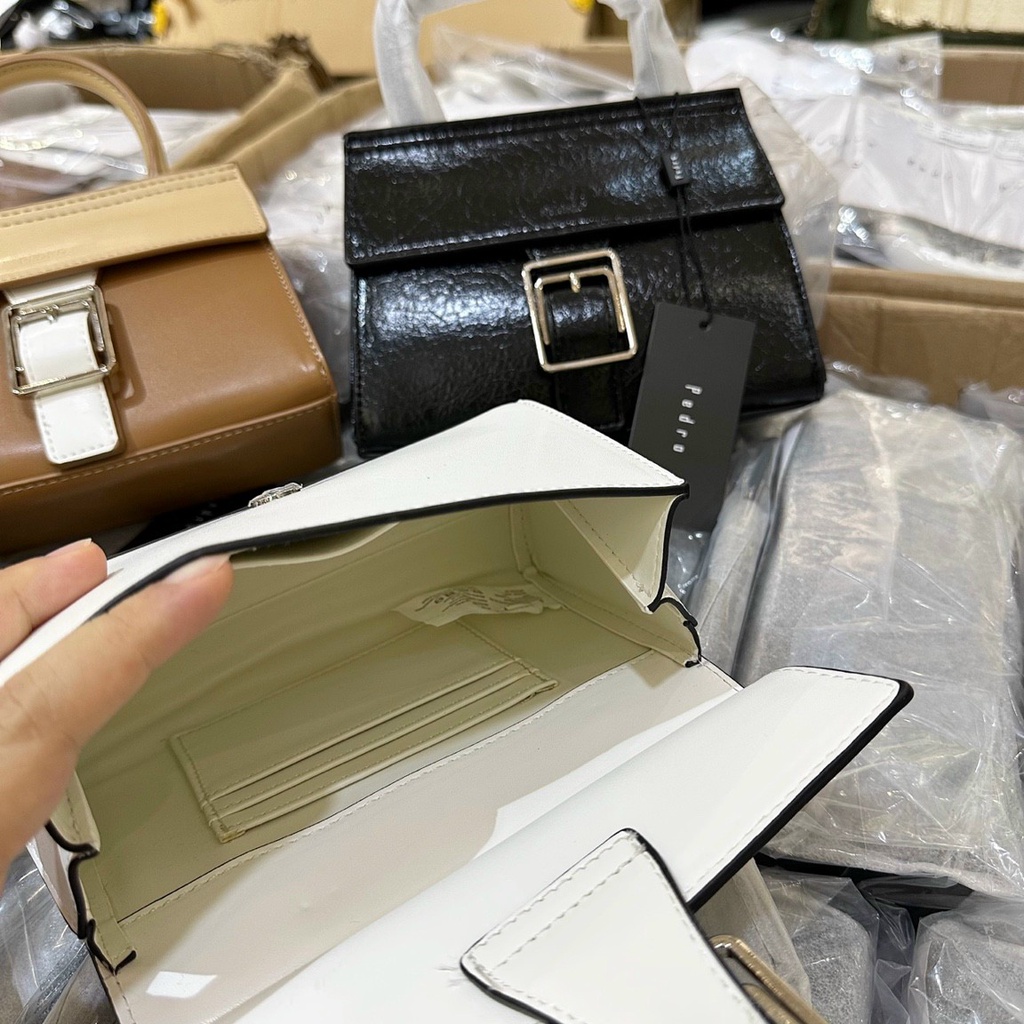 Túi đeo chéo nữ PEDR0  PW2-55060019 Size : 18cm* 13cm