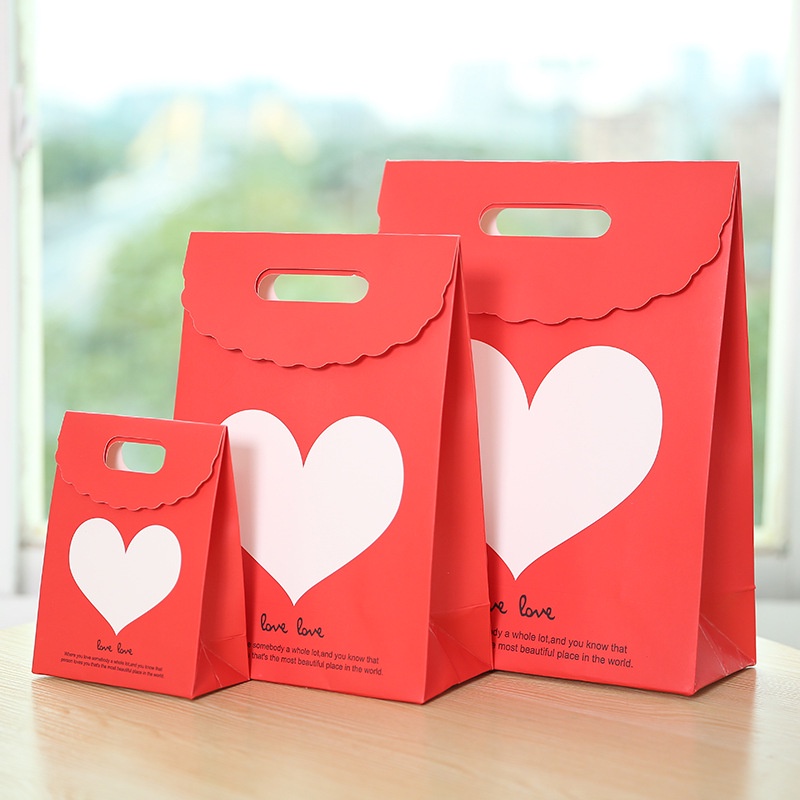 Túi giấy đựng quà tặng sang trọng hình trái tim dễ thương tặng sinh nhật bạn gái đối tác , valentine, ngày lễ có nắp