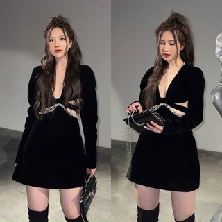 ĐẦM NHUNG KHOÉT EO (KÈM VIDEO HÌNH THẬT)
