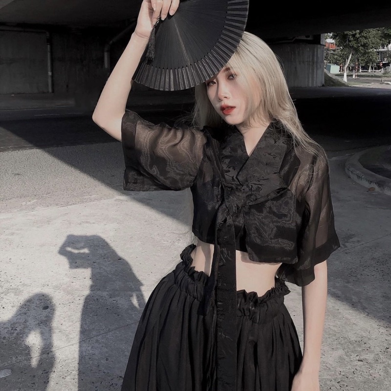 Áo hanbok hàn quốc kiểu croptop dễ thương kèm áo hai dây trong