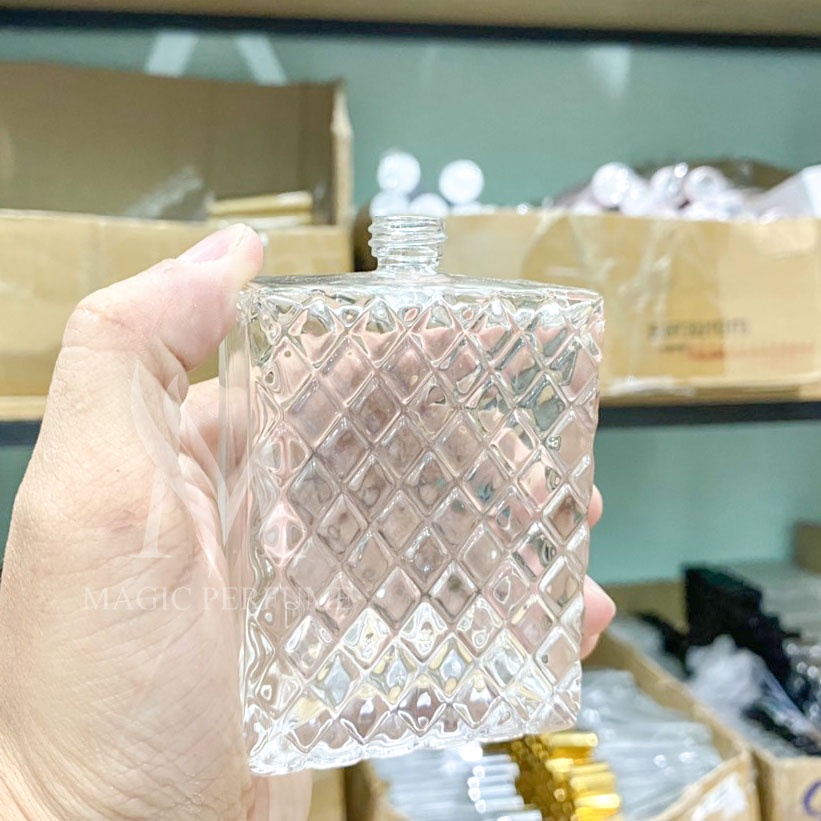 Chai lọ đựng nước hoa thủy tinh cao cấp 100ml dang vuông vân ca rô dạng phun sương