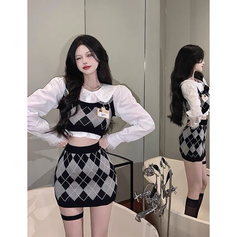 Set Váy Croptop Hoạ Tiết Quả Trám Và Sơmi Tay Dài Năng Động