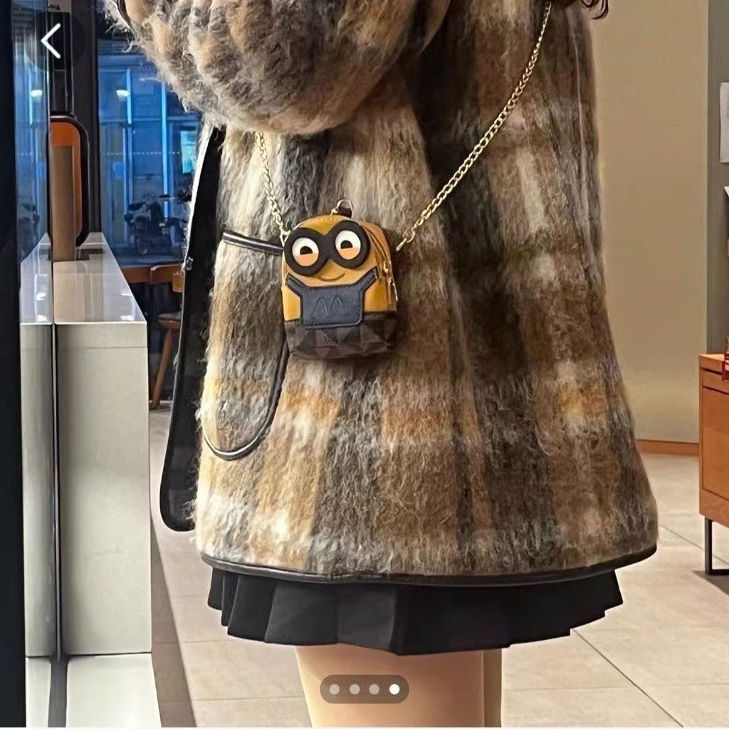 Túi Đeo Chéo Khóa Kéo Mini Kèm Hộp Ngộ Nghĩnh Siêu Chất Minion