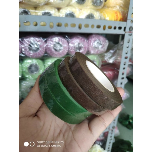 Phụ Kiện Hoa: Kẽm Cành, Lá Táo, Lá Hoa Hồng, Băng Keo Sáp, Rêu Sợi, Mút Xốp Cắm Hoa.