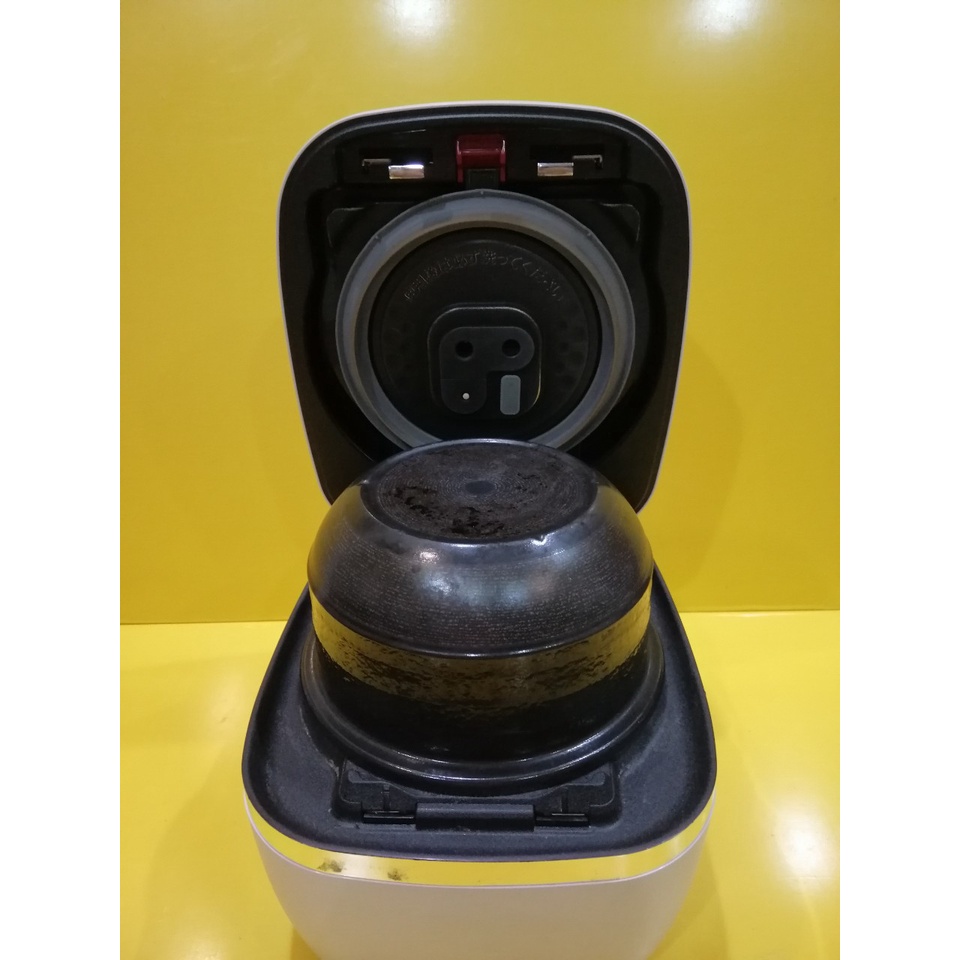 Nồi cơm nội địa Nhật cao tần  Tiger JPX-A060   áp suất 2 bi, cảm ứng, xoong gốm
