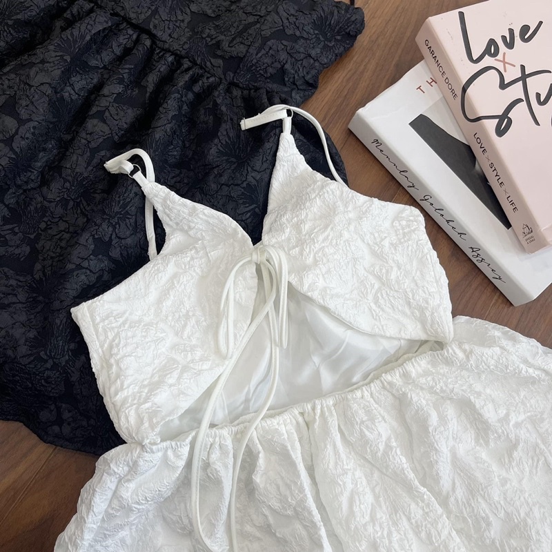 Áo gấm hở lưng