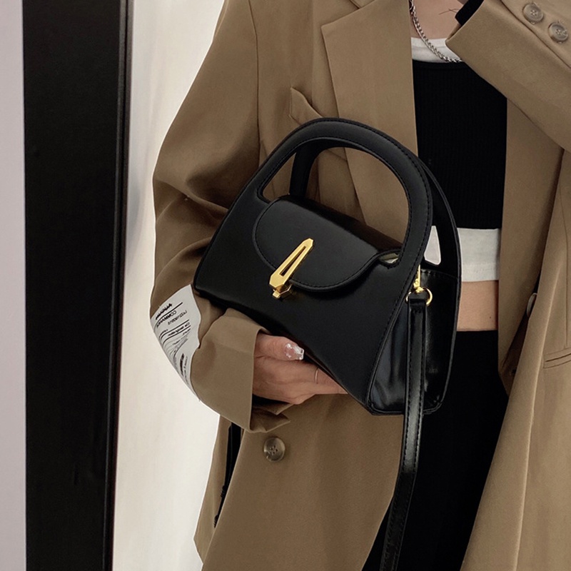 Túi đeo chéo IELGY bề mặt mịn dễ phối đồ thời trang chất lượng cao