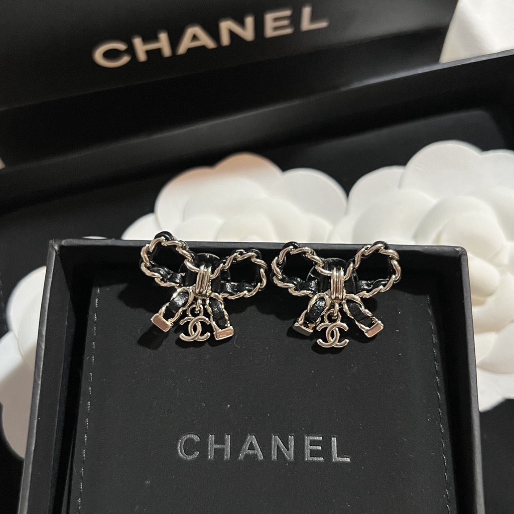 Khuyên Tai Nơ Da Chữ C Đôi Thời Trang Mới Cho Nữ