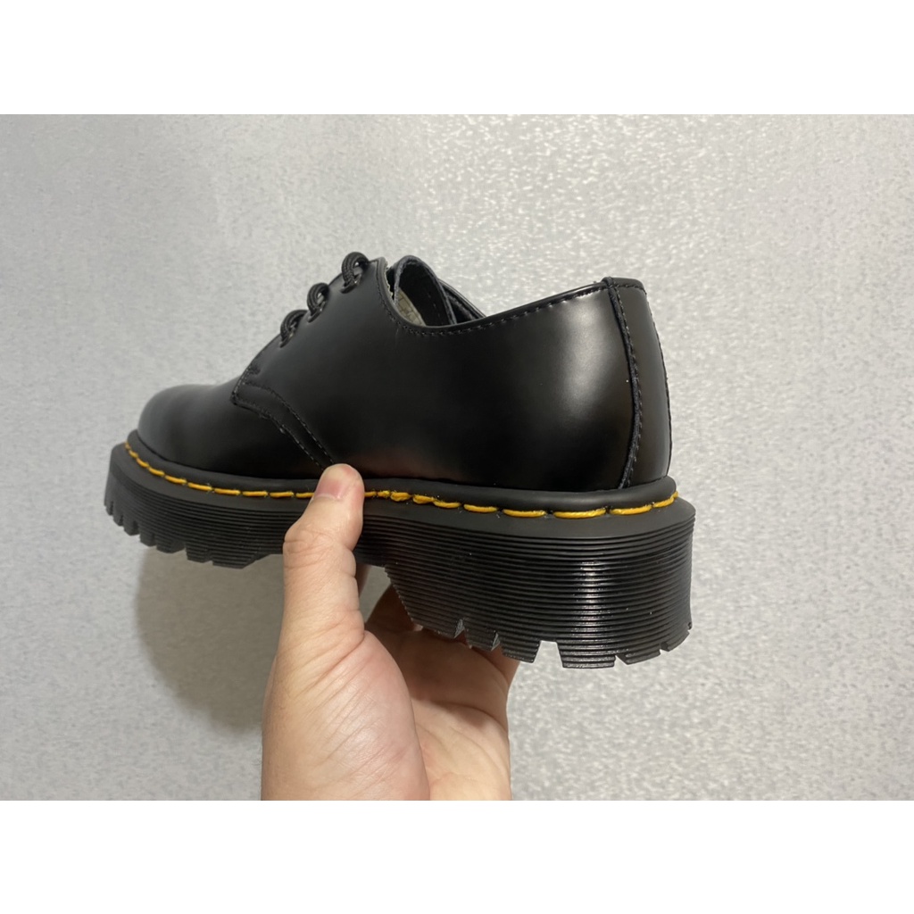 Giày Dr.Martens Airwair cổ thấp mũi tròn bằng da đế dày dành cho nữ