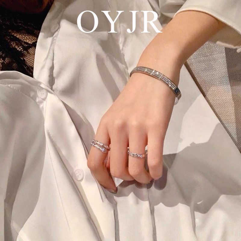 Vòng tay OYJR titan đính kim cương kiểu dáng xa hoa cao cấp cho nữ