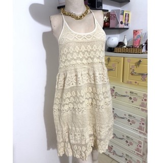 Đầm dây kiểu Vintage màu kem cổ điển size M-L thanh lý.