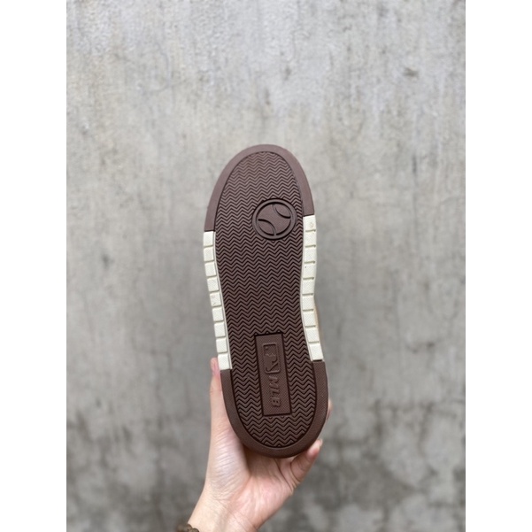 Giày MLBB chunky liner chữ B nâu