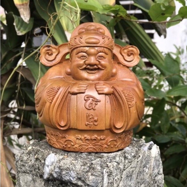 Tượng gỗ thần tài chibi , thần tài mini gỗ hương , bách xanh cao 13 cm . Trang trí bàn làm việc , xe