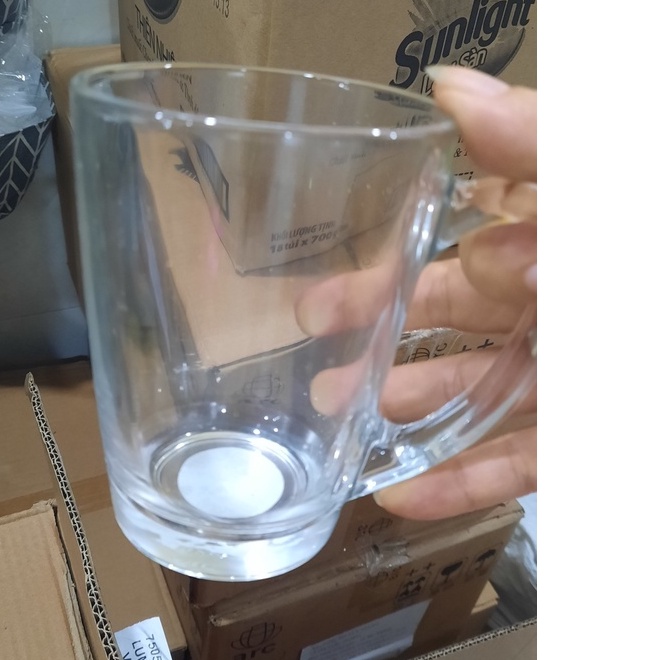 Ly thủy tinh có quai uống bia hàng quà tặng clear