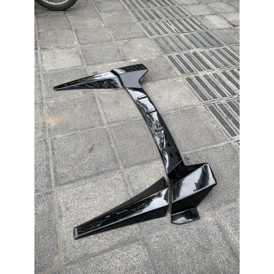 Đuôi gió nóc kính thể thao cho xe Hyundai Accent