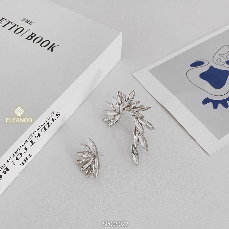 Bông tai nữ Eleanor Accessories hình đôi cánh bất đối xứng phụ kiện trang sức 5022