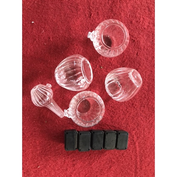 Cóng thuỷ tinh sọc dày tai mun dành cho khuyên, sâu đầu đỏ, hút mật