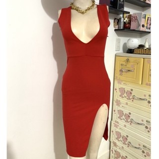 Đầm đỏ ôm body khoét ngực sâu size S-M
