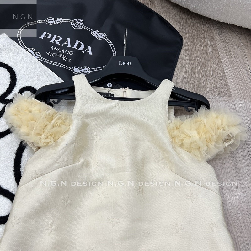 Váy gấm 3D tay lưới bèo