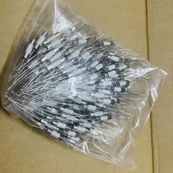 Túi 10 chiếc Cầu Chì Chân Cắm Sứ Trắng 5X20mm 5A 250V