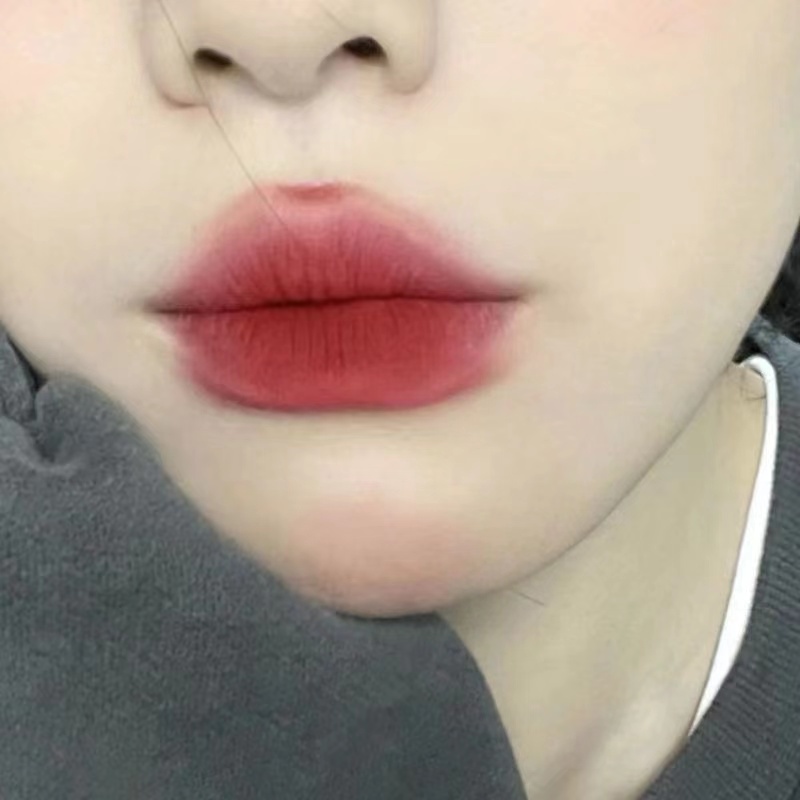 Son Môi Dưỡng Ẩm Lâu Trôi Không Thấm Nước Màu Nhung Lì Phong Cách Hello Kitty