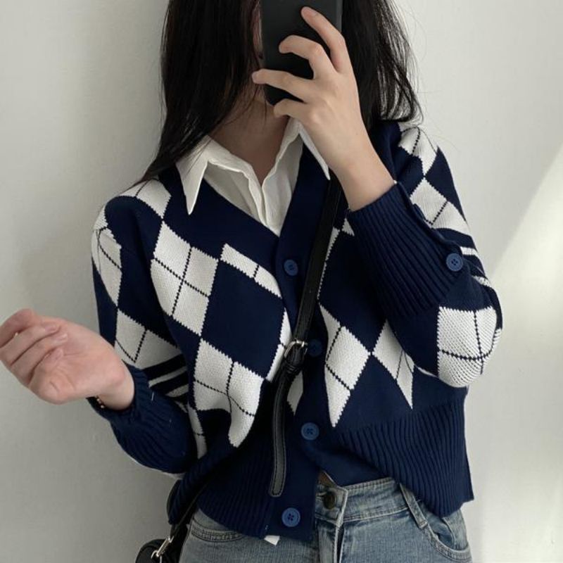 Áo Khoác cardigan Dệt Kim Tay Dài Cổ Chữ V Họa Tiết Kẻ Sọc Đính Hạt Kim Cương Tương Phản Phong Cách Hàn Quốc Dành Cho Nữ