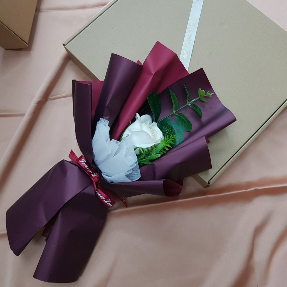 Bó hoa sáp thơm kèm lá táo sinh động QUÀ TĂNG Ý NGHĨA CHO NGƯỜI THƯƠNG