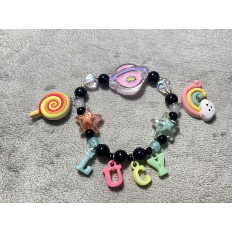 Vòng tay phối hạt nhựa lớn