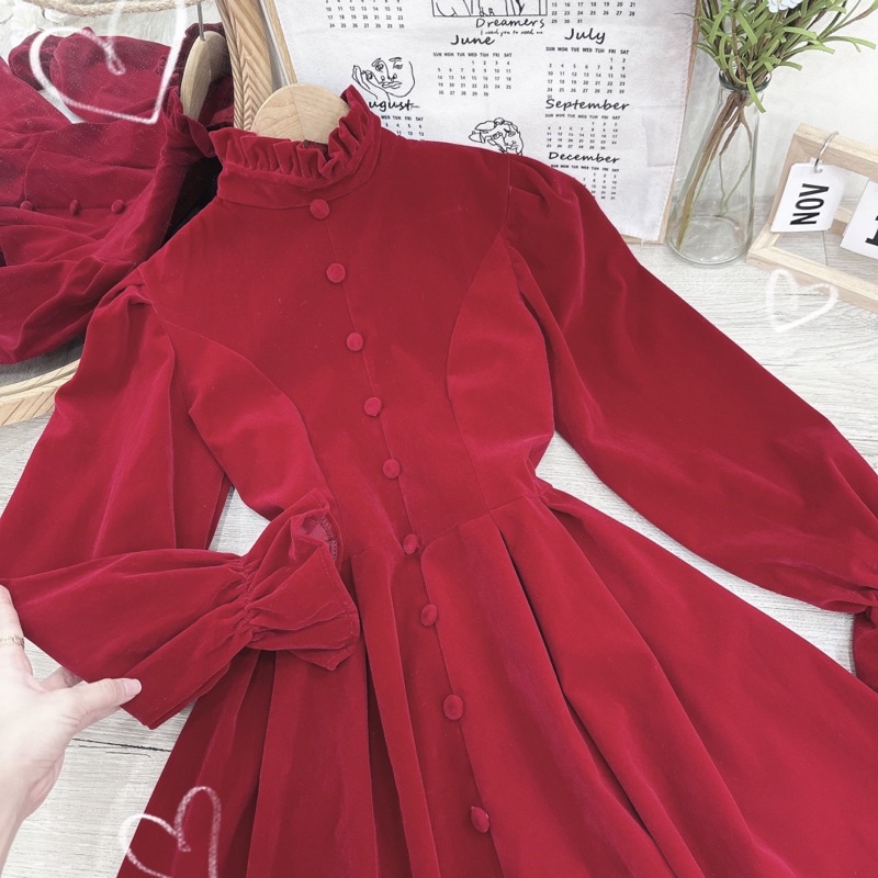 Đầm nhung cổ bèo tay dài túm dáng xoè nút bọc
