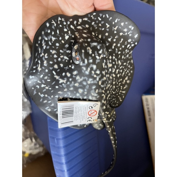 Mô hình động vật , đồ chơi con vật Safari Ltd chính hãng Cá đuối marble 100317 size to - Schleich House