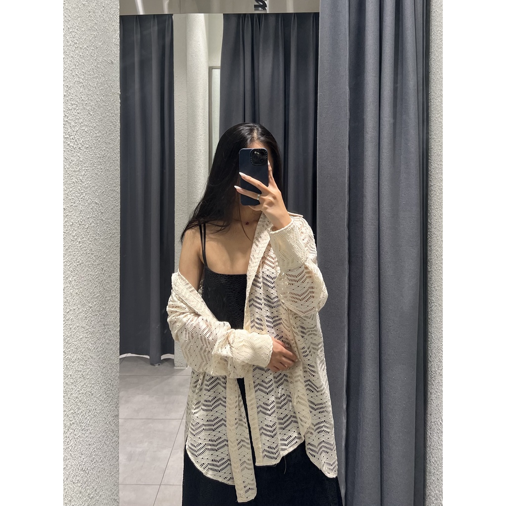Áo sơ mi dáng dài, hoạ tiết ren đan lưới form oversized, là min - CROCHET OVERSIZED SHIRT - CREAM