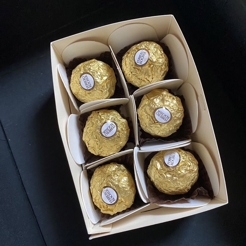 Hộp quà Valentine 6v cao cấp dáng book kèm dây nơ