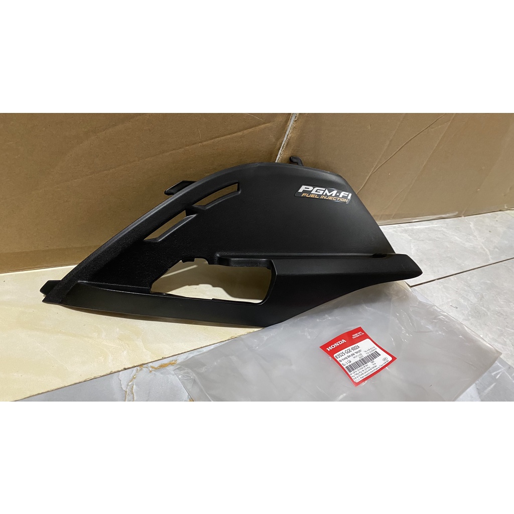 Ốp trung tâm bên phải HONDA LEAD 110 năm 2009-2011 màu Đen.