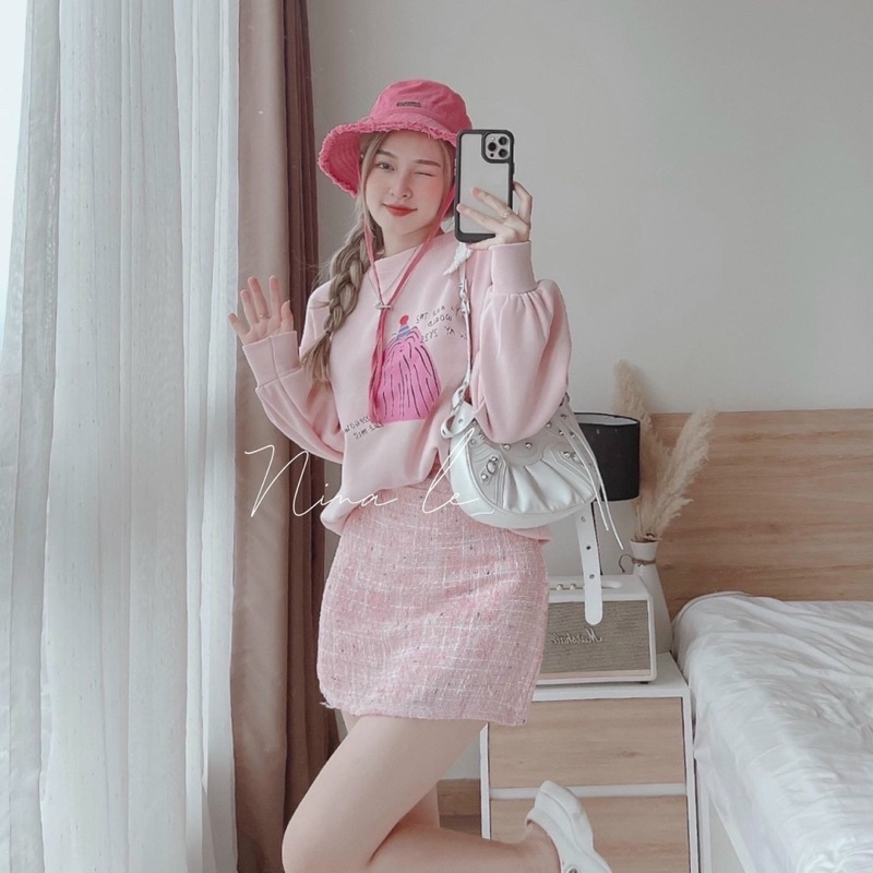 Sét váy thời trang nữ mặc đi chơi áo chất nit bông in hình tay dài mix chân váy chữ a dạ màu hồng