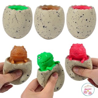 Squishy khủng long thời tiền sử trốn trong cốc