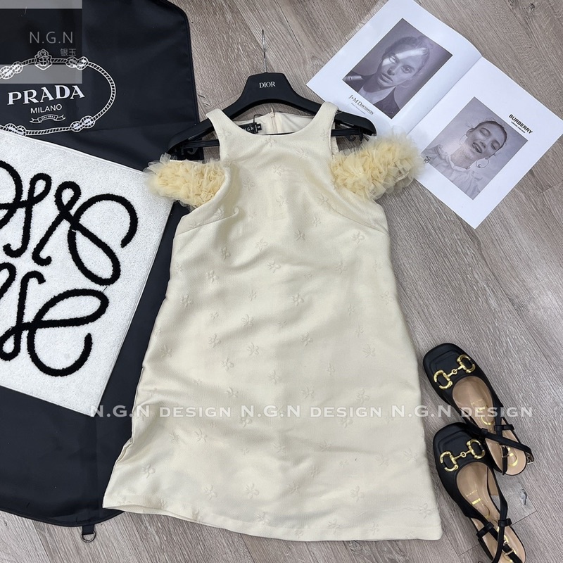 Váy gấm 3D tay lưới bèo