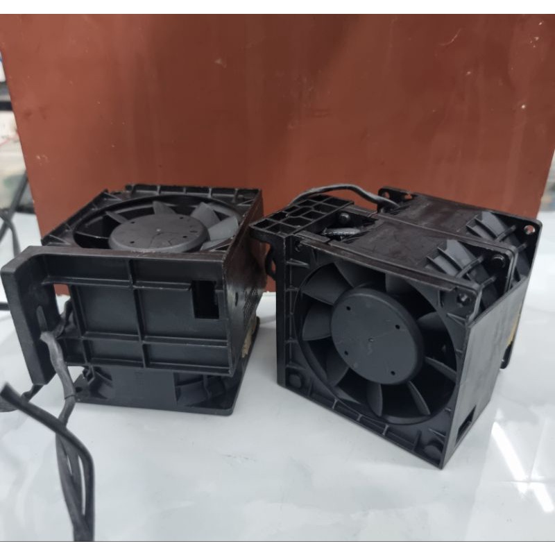 Quạt Đôi Hai Tầng Cánh Tản Nhiệt Phản Lực 12V~4,65A~8x8x7,6cm