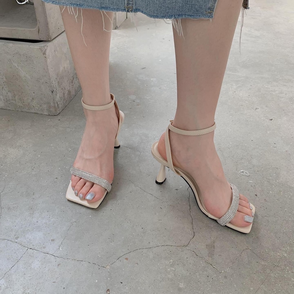 Giày cao gót nữ quai đá  mẫu mới 2022 ,( Ảnh Thật 100%) , em  Sandal này lên chân siêu đẹp và cực sang chảnh luôn nha