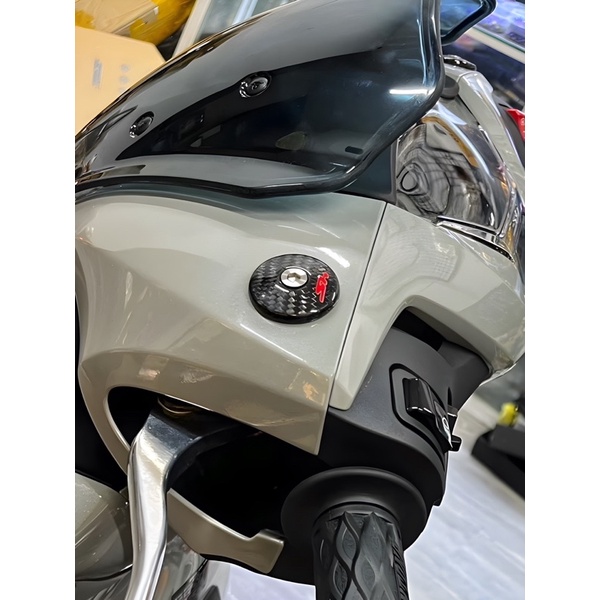 Ốc Đậy Chân Kính Sh 125, Sh 150, Sh 300 Carbon  Xịn Sò Kèm Ốc Gắn - Giá 1 Con - Đồ Chơi Xe Sh