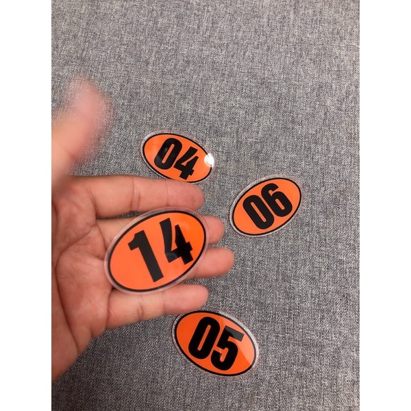 Số bàn quán ăn 6cm x 4cm, số đen, nền cam, siêu đẹp, siêu bắt mắt