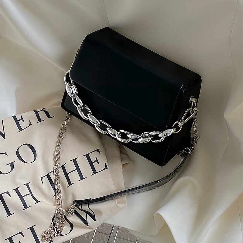 Túi Xách Nữ Đeo Chéo Đeo Vai Bằng Da Phối Dây Xích Sang Trọng