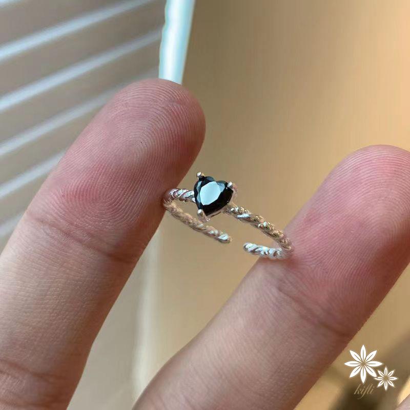 Nhẫn Thiết Kế Xoắn Hình Trái Tim Đính Đá Zircon Sang Trọng Thời Trang Cá Tính Dành Cho Nữ