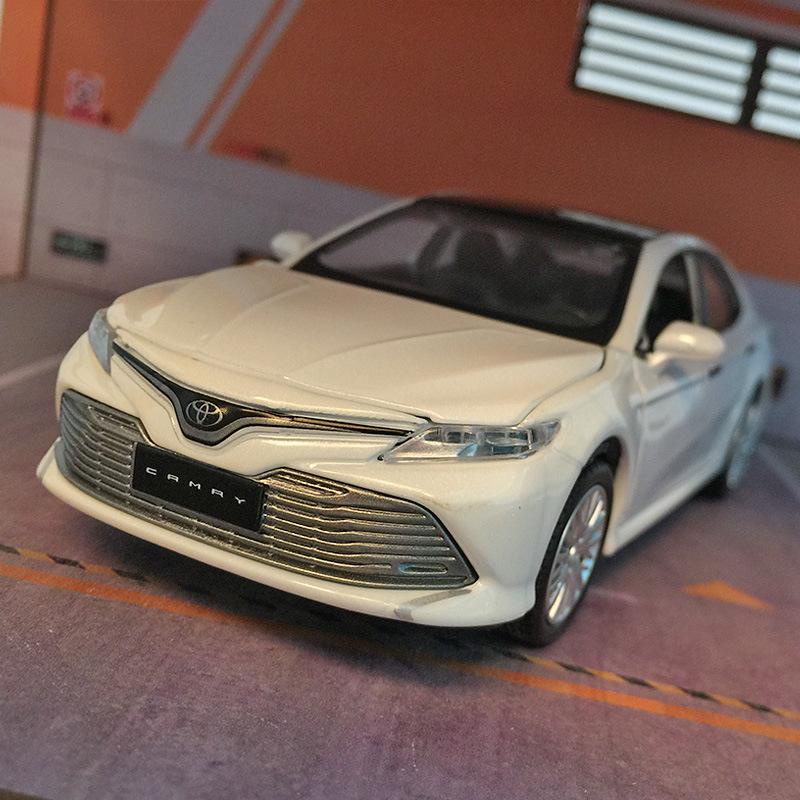 Mô hình xe Toyota Camry có đèn và nhạc
